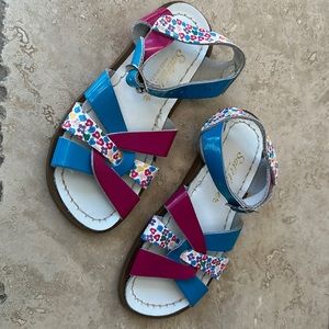 NWOT Saltwater Sandals pink and blue floral size 10